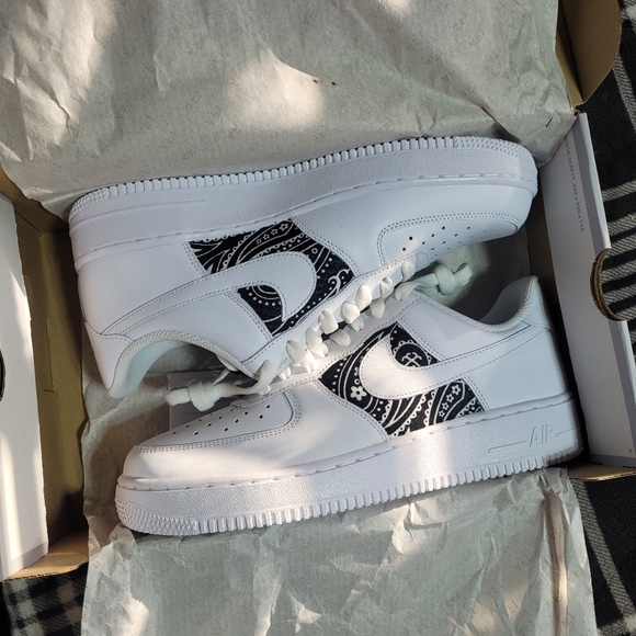 Nike Air Force 1 Low White Black Paisley Bandana Custom New with box - Picture 6 of 7